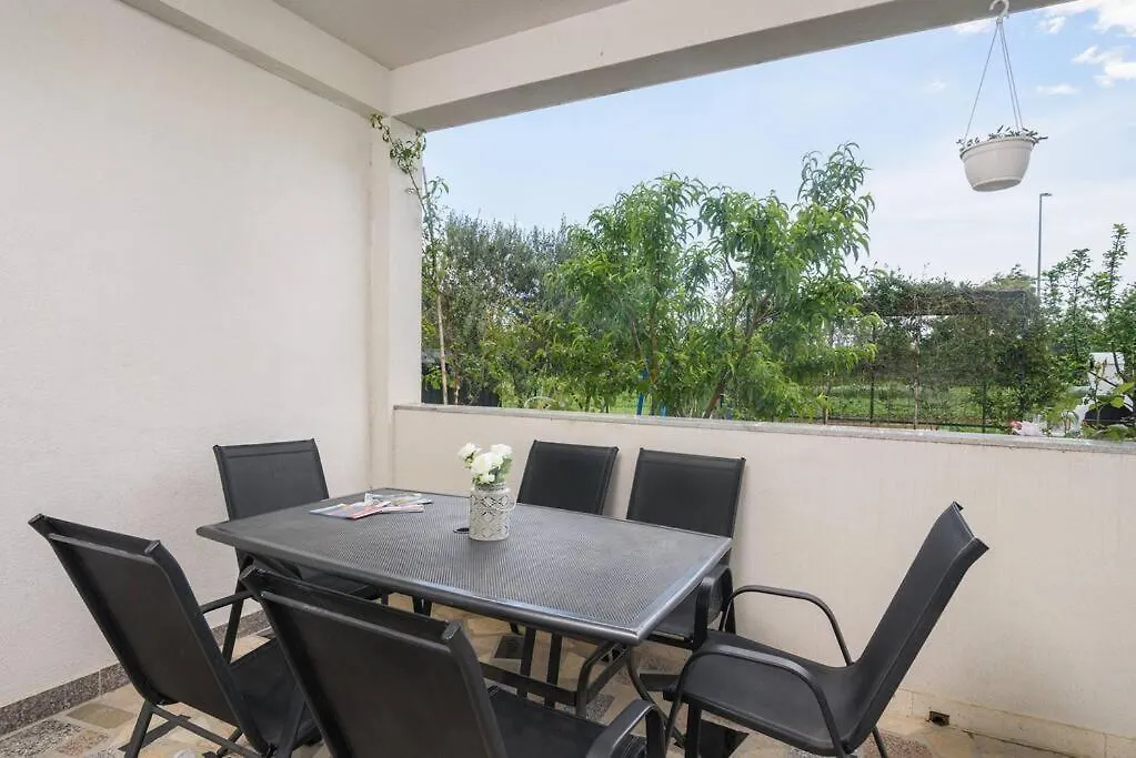 New Apartment With Pool And Jacuzzi Only For You Kastela Croatia