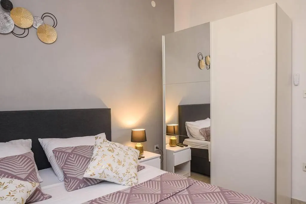 New Apartment With Pool And Jacuzzi Only For You Kaštela 0*,