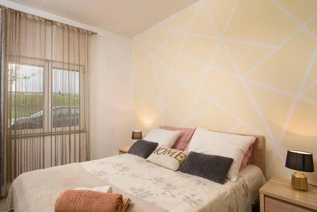 New Apartment With Pool And Jacuzzi Only For You Kaštela