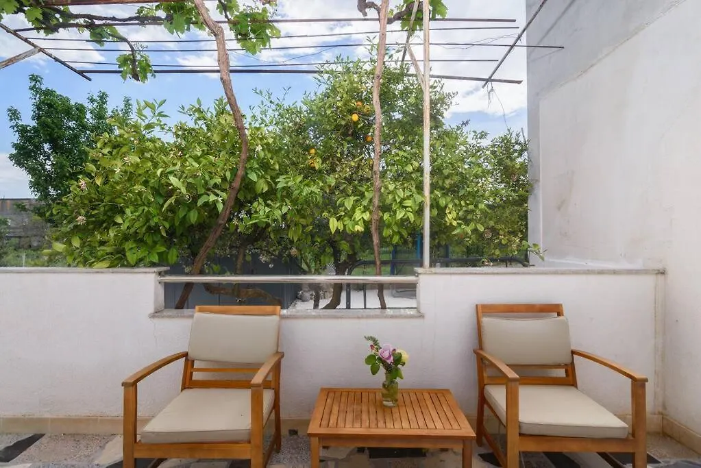 New Apartment With Pool And Jacuzzi Only For You Kaštela