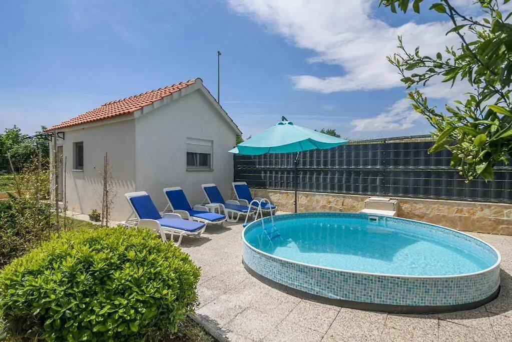 New Apartment With Pool And Jacuzzi Only For You Kastela 0*,  Croatia